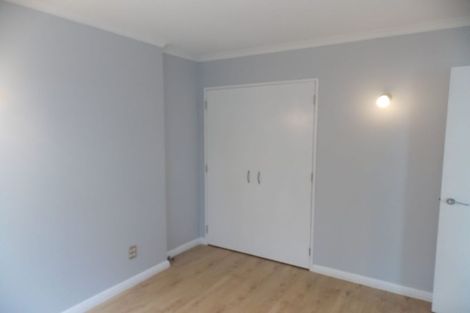 Photo of property in Endeavour Apartments, 23/125 Thorndon Quay, Pipitea, Wellington, 6011