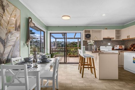 Photo of property in 98 Glendale Road, Glen Eden, Auckland, 0602