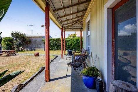 Photo of property in 68 Domett Street, Opunake, 4616