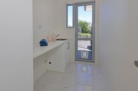 Photo of property in 28d Tram Valley Road, Swanson, Auckland, 0614