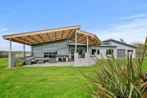 Photo of property in 350 Awai Road, Tarurutangi, New Plymouth, 4372