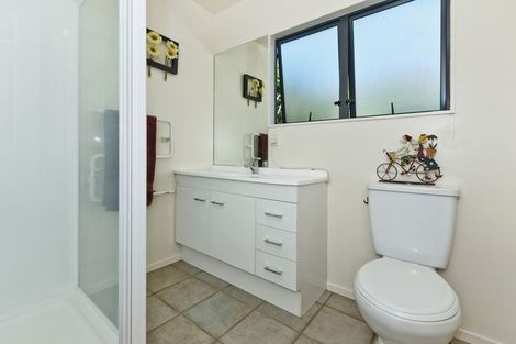 Photo of property in 1/18 Bond Crescent, Forrest Hill, Auckland, 0620
