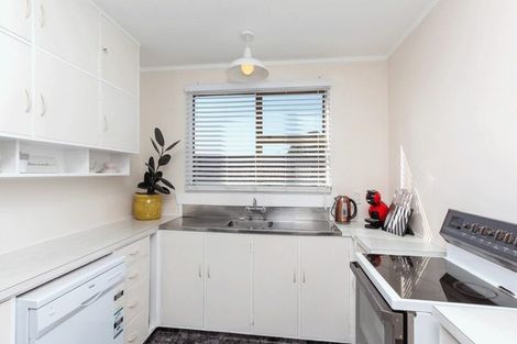 Photo of property in 9 Elgin Grove, Merrilands, New Plymouth, 4312