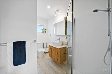 Photo of property in 82e Verbena Road, Birkdale, Auckland, 0626