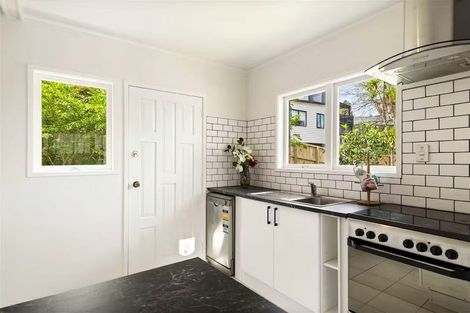 Photo of property in 2/47 Hogans Road, Glenfield, Auckland, 0629