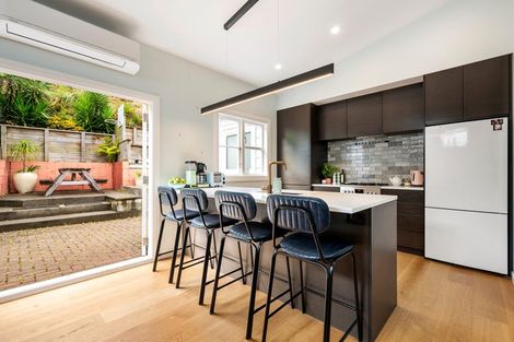 Photo of property in 237 Ohiro Road, Brooklyn, Wellington, 6021