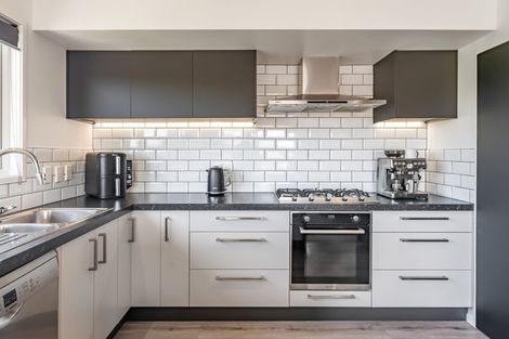 Photo of property in 7 James Cook Drive, Whitby, Porirua, 5024