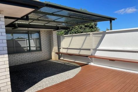 Photo of property in 2 Norm Pellow Drive, Manurewa, Auckland, 2105