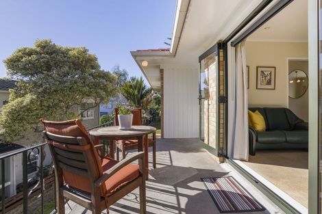 Photo of property in 6 Regal Place, Forrest Hill, Auckland, 0620