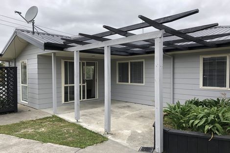 Photo of property in 3 Lydia Place, Kelvin Grove, Palmerston North, 4414