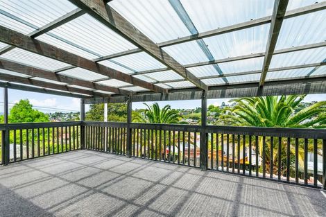 Photo of property in 37 Triangle Road, Massey, Auckland, 0614