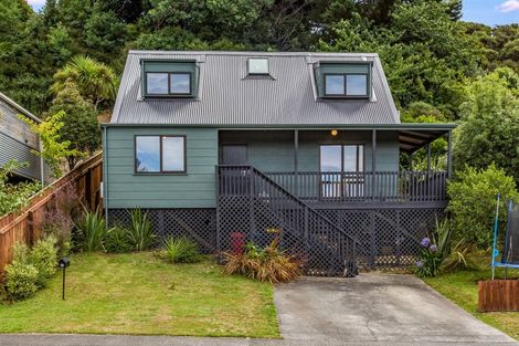 Photo of property in 63 Omapere Street, Whitby, Porirua, 5024