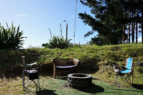 Photo of property in 1 Barclay Grove, Hokio Beach, Levin, 5571