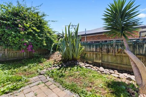Photo of property in 9 Karaka Street, Merrilands, New Plymouth, 4312