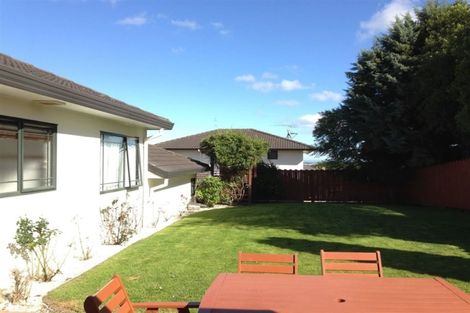 Photo of property in 1 Pistachio Place, Goodwood Heights, Auckland, 2105