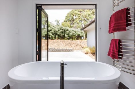 Photo of property in 50 Kingsdale Park Drive, Aokautere, Palmerston North, 4471