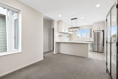 Photo of property in 19 Stitchbird Crescent, Papakura, 2110