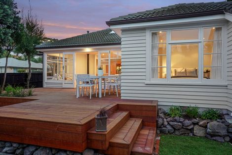 Photo of property in 26 Aratoro Place, Mount Pleasant, Christchurch, 8081