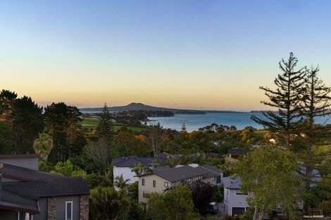 Photo of property in 112 Bleakhouse Road, Mellons Bay, Auckland, 2014