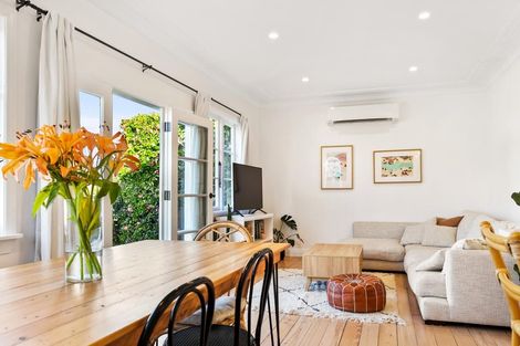 Photo of property in 28 Rewarewa Road, Te Atatu Peninsula, Auckland, 0610