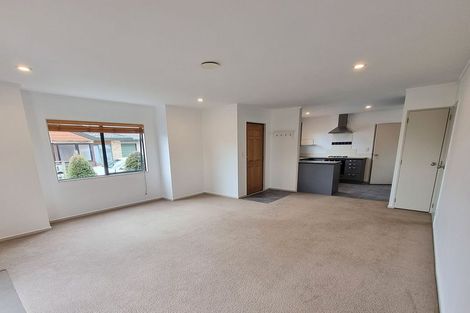 Photo of property in 3/520 Don Buck Road, Westgate, Auckland, 0614