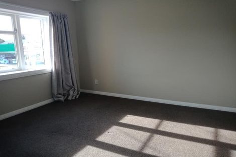 Photo of property in 73 Whites Line East, Waiwhetu, Lower Hutt, 5010