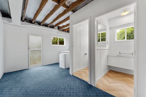 Photo of property in 77 Govett Avenue, Frankleigh Park, New Plymouth, 4310