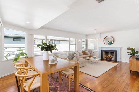 Photo of property in 1/119 Exmouth Road, Northcote, Auckland, 0627