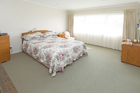 Photo of property in 76 Florence Avenue, Orewa, 0931