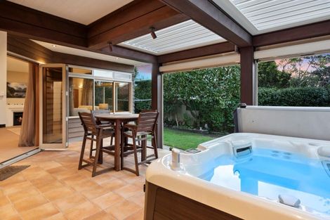 Photo of property in 2/114 Aberdeen Road, Campbells Bay, Auckland, 0620