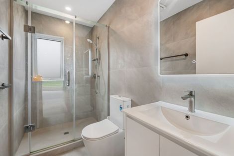 Photo of property in 10 Santiago Crescent, Unsworth Heights, Auckland, 0632