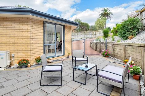 Photo of property in 15 San Pedro Place, Henderson, Auckland, 0612