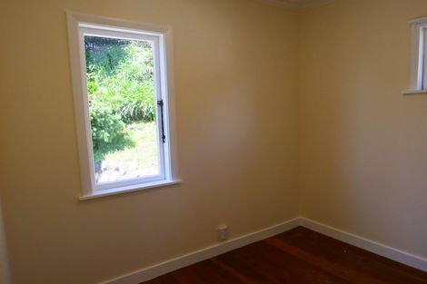 Photo of property in 21 Tiromoana Road, Raumati South, Paraparaumu, 5032