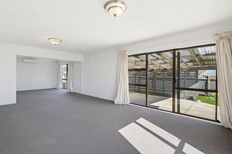 Photo of property in 22 Peter Hall Drive, Kelvin Grove, Palmerston North, 4414