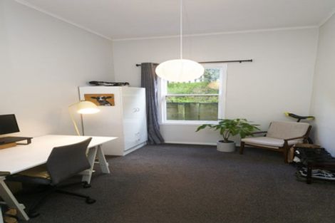 Photo of property in 39 Todman Street, Brooklyn, Wellington, 6021