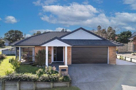 Photo of property in 15 Lysaght Place, Welcome Bay, Tauranga, 3112