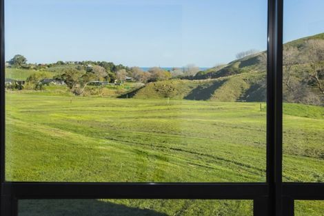 Photo of property in 82 Scarlys Way, Okitu, Gisborne, 4010