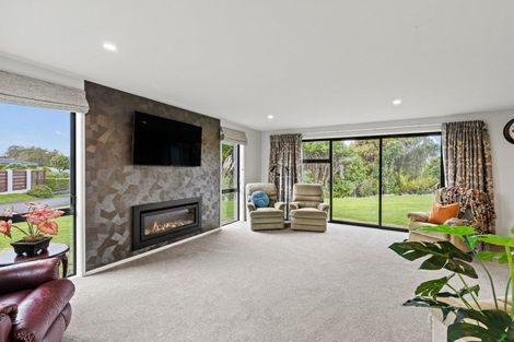 Photo of property in 1a Links Drive, Waiwhakaiho, New Plymouth, 4312