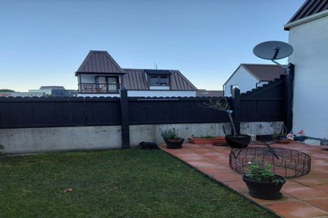 Photo of property in 25/10 Pitarua Street, Thorndon, Wellington, 6011