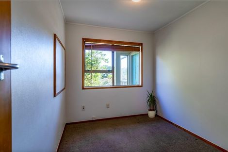 Photo of property in 9 Onedin Place, Titirangi, Auckland, 0604