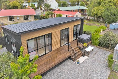 Photo of property in 33 Ngahue Crescent, Carters Beach, Westport, 7825