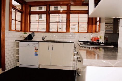 Photo of property in 129 Grant Road, Thorndon, Wellington, 6011