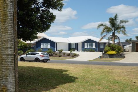 Photo of property in 9 Barbados Way, One Tree Point, 0118