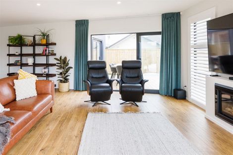 Photo of property in 18 Silkwood Place, Fitzherbert, Palmerston North, 4410