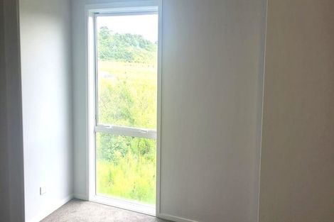 Photo of property in 38 Koreke Close, Kenepuru, Porirua, 5022