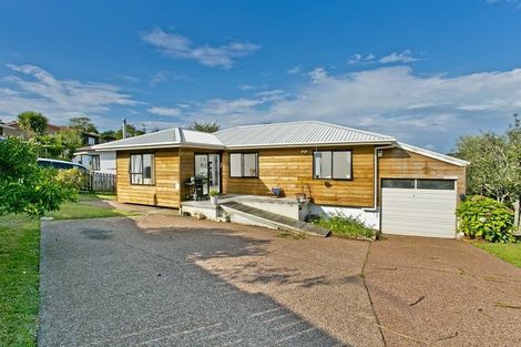 Photo of property in 2/12 Heathglen Place, Bayview, Auckland, 0629