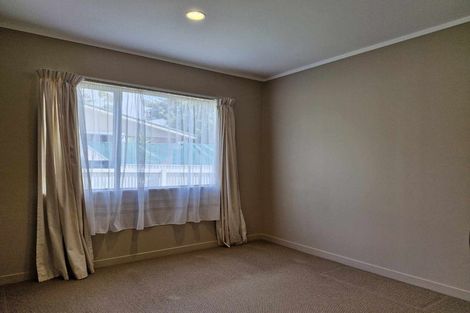 Photo of property in 11 Shaldon Crescent, Blagdon, New Plymouth, 4310