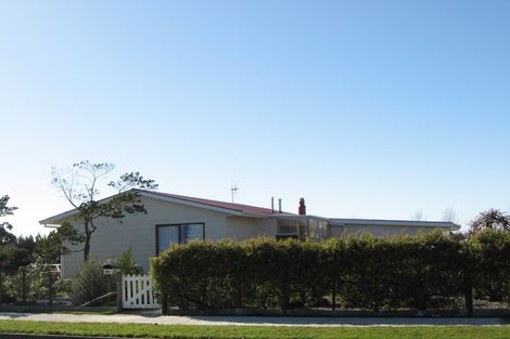 Photo of property in 27 Fergusson Street, Marton, 4710