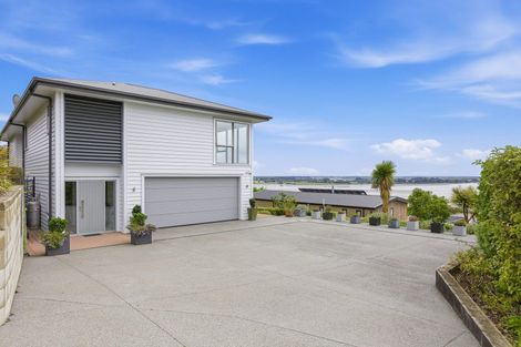 Photo of property in 20 Maffeys Road, Mount Pleasant, Christchurch, 8081