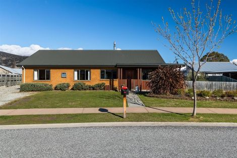 Photo of property in 24 Frye Crescent, Albert Town, Wanaka, 9305